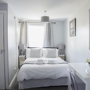 Quadruple Room Shower